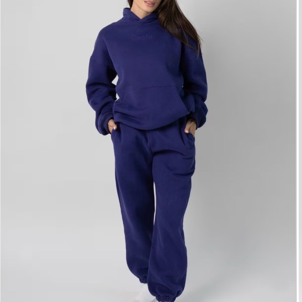 Comfrt signature sweatpants and hoodie in Indigo